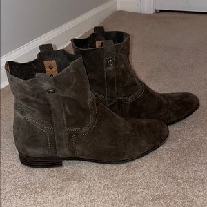 frye & co. Women’s suede boots: size 10